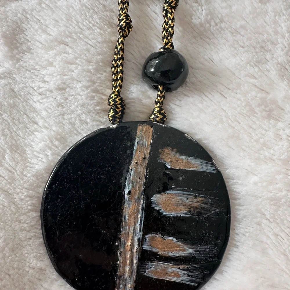 Elegant Black and Brown Necklace - Picture 2 of 5